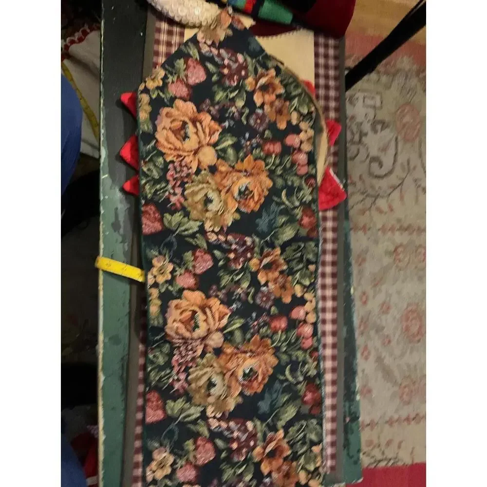 Vintage Floral Table Runner Tapestry